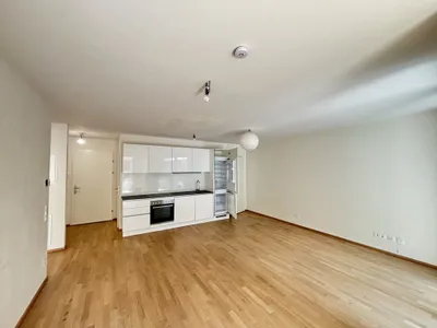 Helle 2 Zimmer Wohnung – Bild 3
