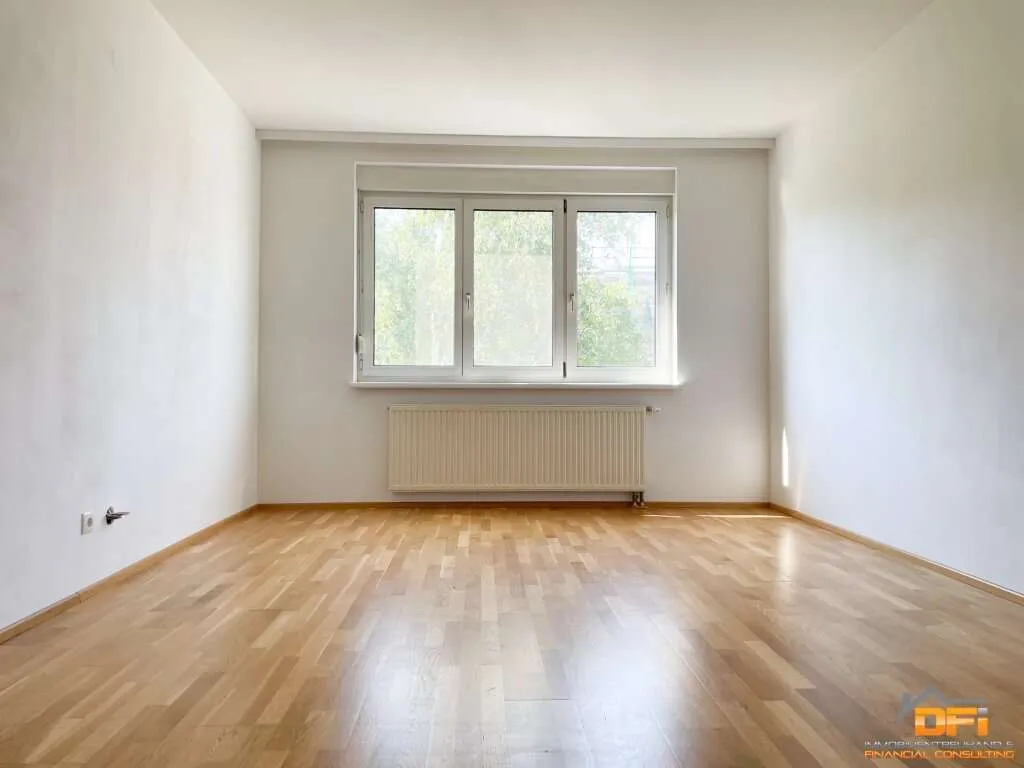 Wunderschöne 3-Zimmer Wohnung mit eigenem Parkplatz direkt vor der Türe - Ansicht 2