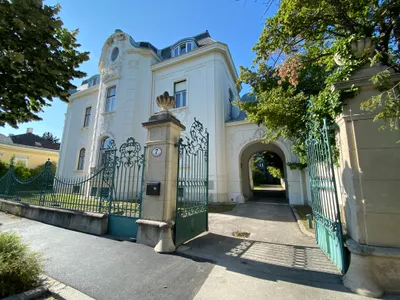 Erstbezug nach ­Renovierung in Villa mit viel Grün nahe Bahnhof, photo 2