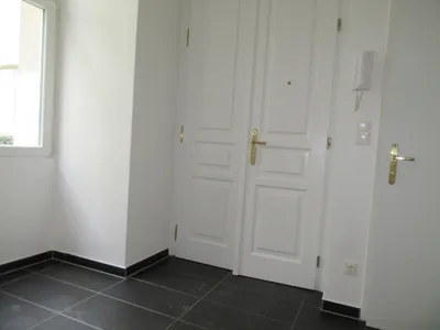 NÄHE U3 - NEU RENOVIERTES GROSSZÜGIGES 1 ZIMMER APARTMENT – Bild 2