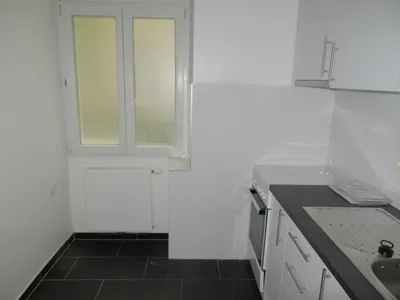 NÄHE U3 - NEU RENOVIERTES GROSSZÜGIGES 1 ZIMMER APARTMENT – Bild 3