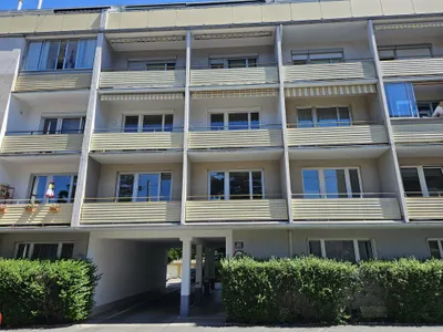 Erstbezug nach Renovierung, nahe Sonnbergmarkt und Obkirchergasse, Garconniere mit Westseitiger Loggia, neue Küche+Bad – Bild 2