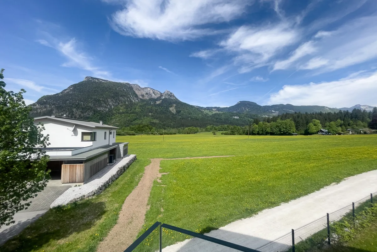 Ruhige 3-Zimmer-Wohnung mit Panoramablick ( 06046 ) - Ansicht 2