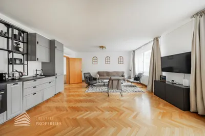 Vollsaniertes Haus mit 4 Einheiten und Rohdachboden, Nähe Sternwartepark – Bild 2