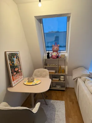 Moderne 2-Zimmer-DG-Wohnung | 43 m² + 12 m² Balkon | Deckenkühlung | 1110 Wien – Bild 3