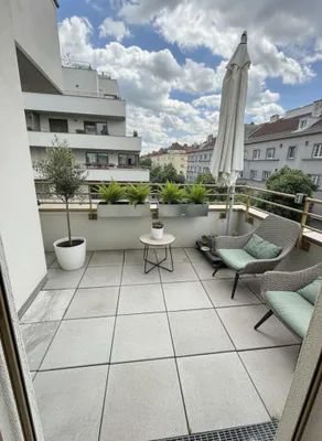 ab 01.09.2026 verfügbar! Lichtdurchflute 3 Zimmer Wohnung mit großer Terrasse – Bild 2