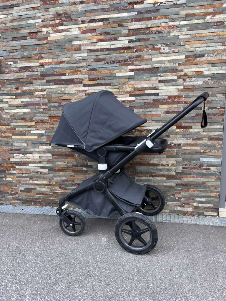 Bugaboo hotsell Fox Stellar - mit viel Zubehör