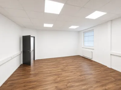 1-Zimmer-Gewerbeimmobilie mieten in Baden – 39 m², € 429 – Bild 4 von 4