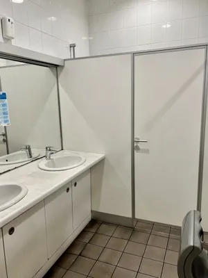 Gewerbeimmobilie mieten in Feldkirch – 1 500 m² – Bild 8 von 11