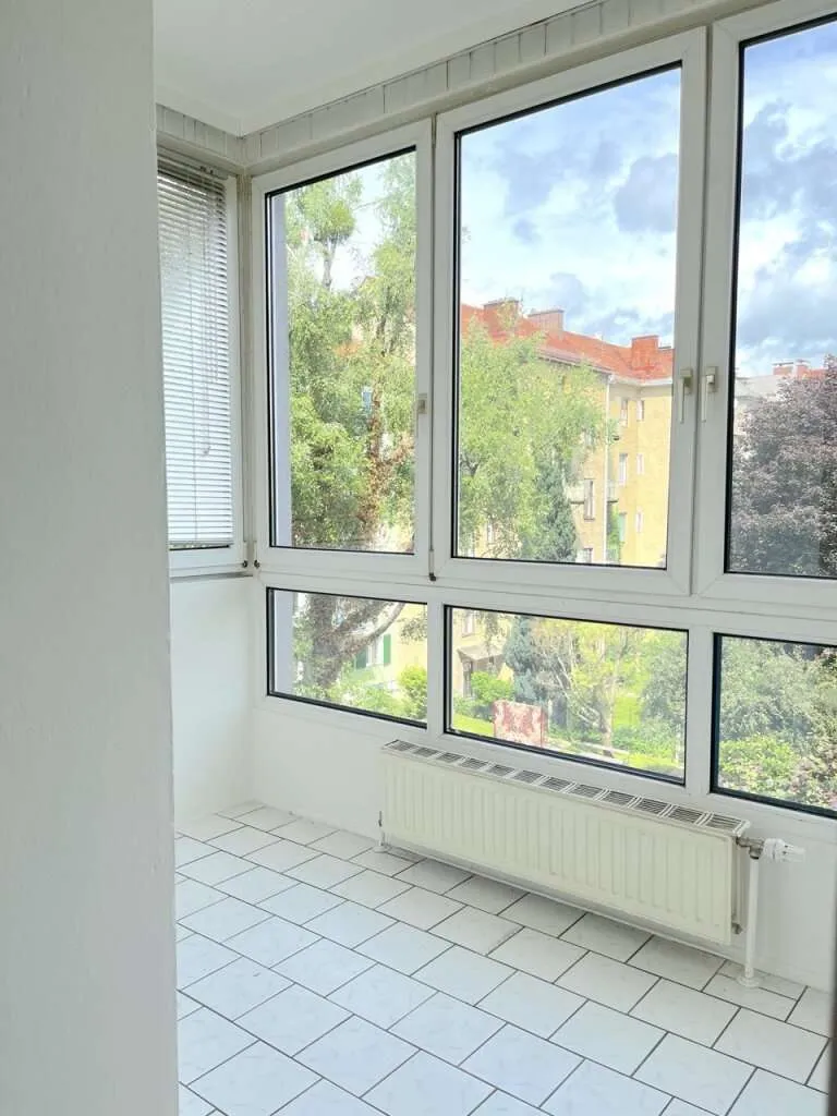 Sonnige 2-Zimmer mit Wintergarten und Balkon – pohled 3