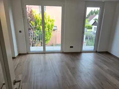 Gerasdorfer Straße - ERSTBEZUG - 2 Zimmer Neubau Wohnung mit kleinem Balkon – Bild 2
