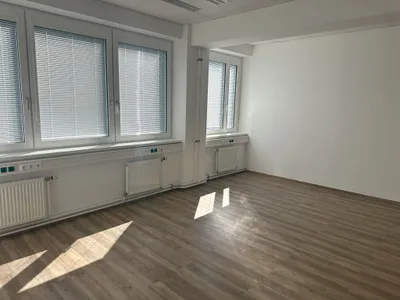 4-Zimmer-Gewerbeimmobilie mieten in Wien – 92 m², € 2.024 – Bild 2 von 11