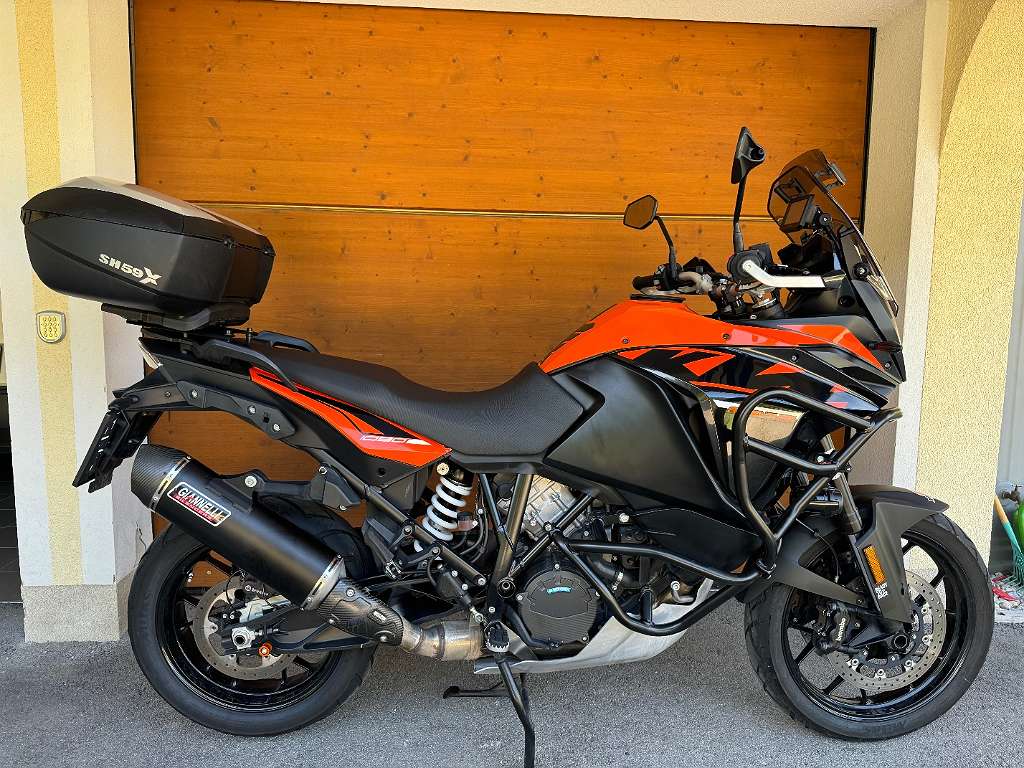 KTM 1090 Adventure Tourer