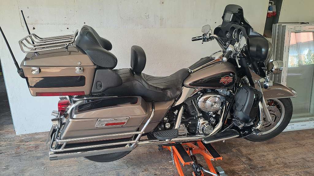 Harley-Davidson Electra FLHTCUI Tourer