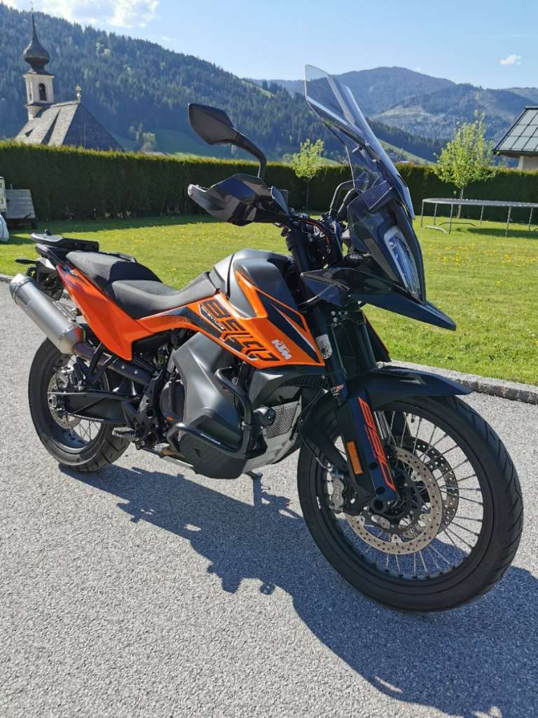 KTM 890 Adventure Tourer