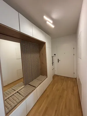 Helle 3-Zimmer-Wohnung mit Balkon im 23. Bezirk - vollmöbliert – Bild 2