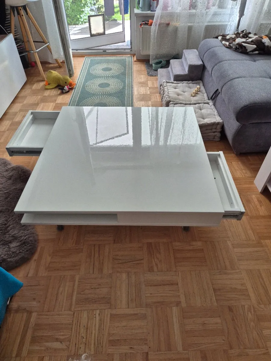 Hochglanz IKEA Couchtisch Tofteryd, € 45,- (4030 Linz)