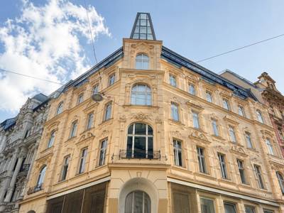 Repräsentative 5 Zimmer Altbauwohnung nahe Karlsplatz