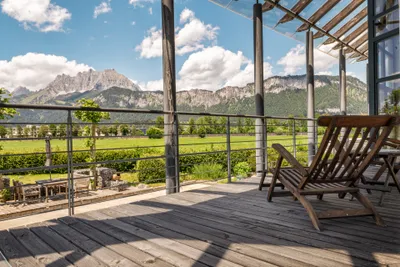 7-Zimmer-Haus kaufen in Kitzbühel – 404,67 m², € 1.950.000 – Bild 2 von 32