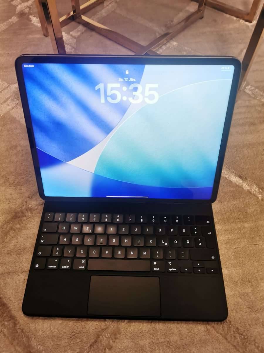 Ipad Pro 12.9 Zoll 6te Generation LTE + Apple Magic Keyboard