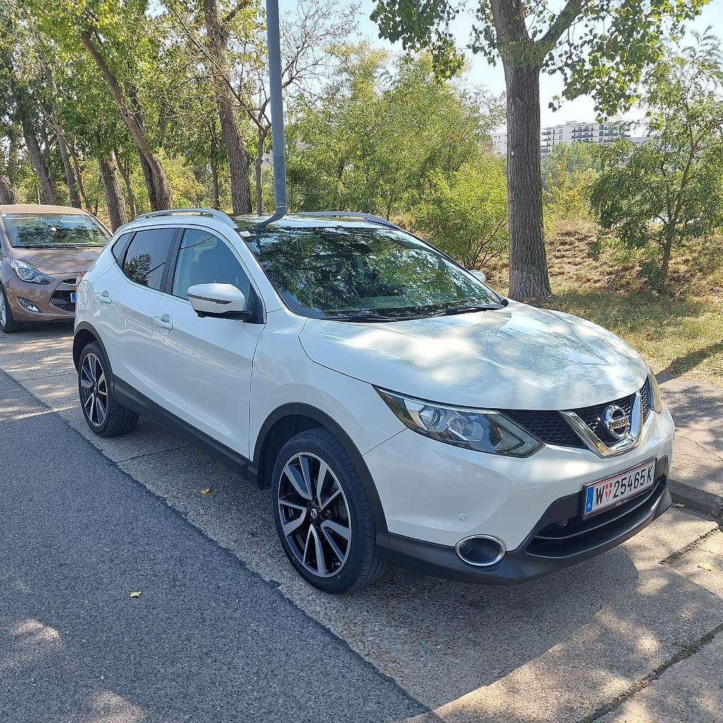 Nissan Qashqai 1,6 dCi Tekna SUV / Geländewagen