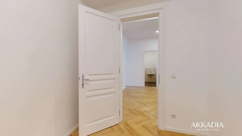"Urban Oasis" - Moderne Altbauwohnung mit einzigartiger Raumhöhe und Terrasse - Ansicht 3
