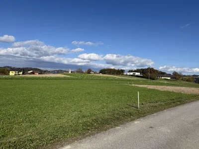 Grundstück kaufen in Perg – 1 051 m², € 233.000