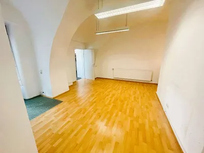 2-Zimmer-Gewerbeimmobilie mieten in Steyr – 53 m², € 499 – Bild 3 von 5