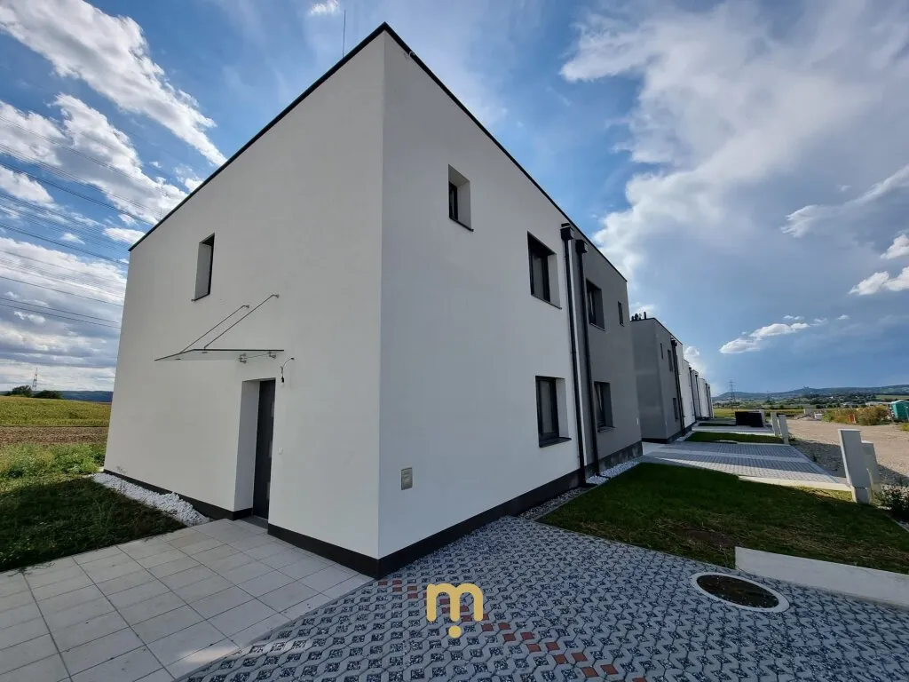 Gut aufgeteiltes und modernes Reihenmittelhaus mit Eigengarten nahe Korneuburg - Ansicht 2