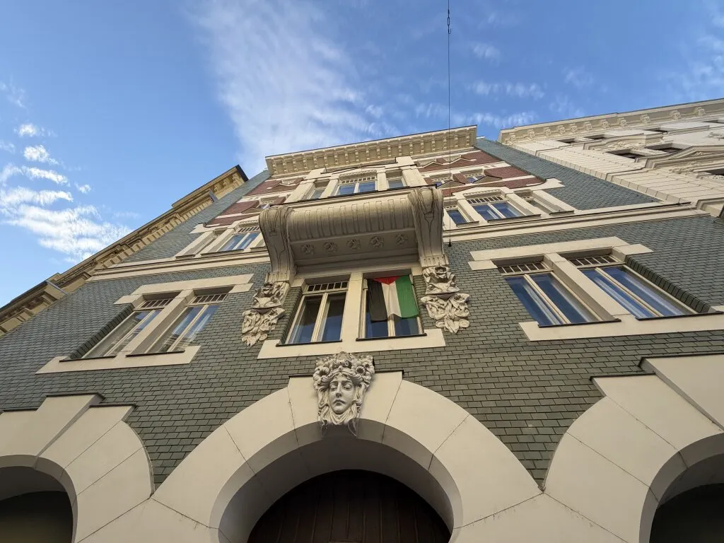 Geschäftslokal in denkmalgeschütztem Haus - Frequenzlage (ablösefrei/befristet) - Ansicht 2