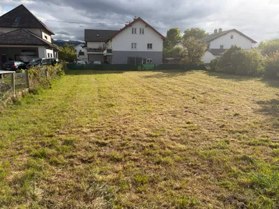 Grundstück kaufen in Vöcklabruck – 884 m², € 288.000 – Bild 2 von 3