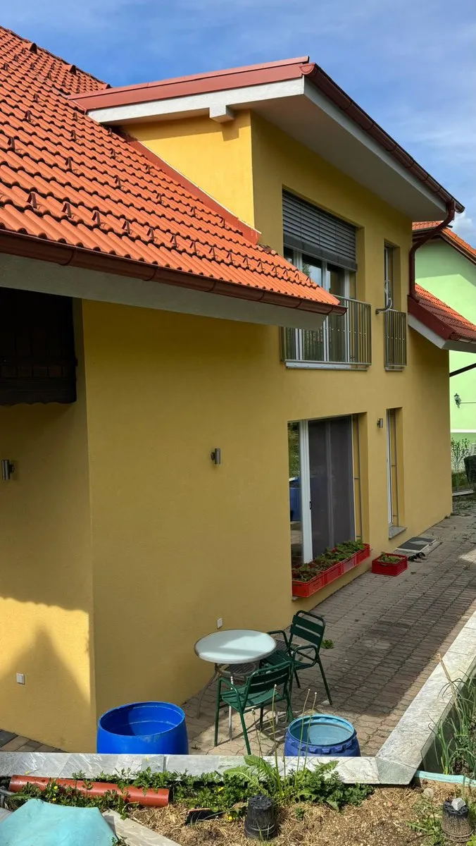 Modernes Familienhaus mit 2 Wohneinheiten & 6.558 m² Grundstück nahe Graz - Vista 2