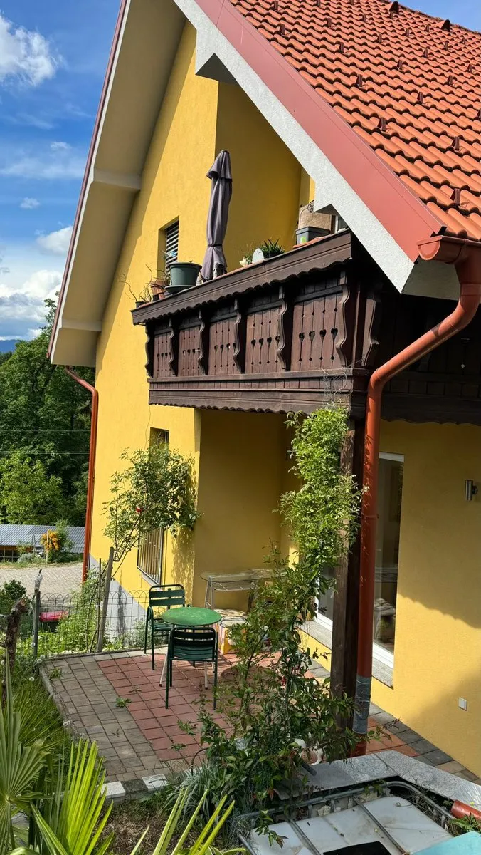 Modernes Familienhaus mit 2 Wohneinheiten & 6.558 m² Grundstück nahe Graz - Vista 3