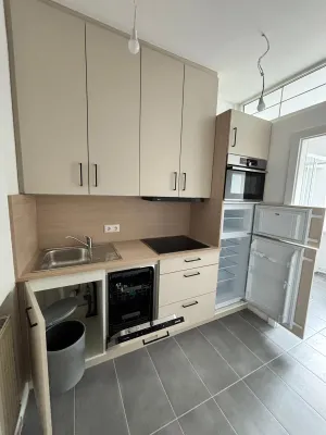Erstbezug nach Sanierung: Zentrale 53 m²-Wohnung mit neuem Bad, neuer Küche & Balkon zu vermieten!, photo 2