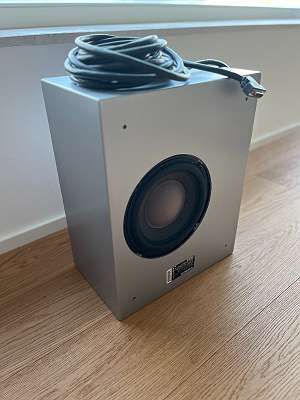 Loewe hotsell I Sound Subwoofer Aktivsubwoofer in silber