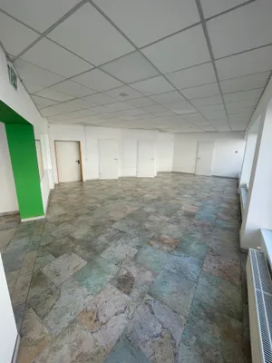 Gewerbeimmobilie mieten in Baden – 152 m², € 1.800 – Bild 8 von 11