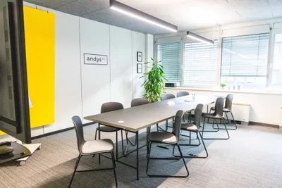 Gewerbeimmobilie mieten in Wien – 450 m² – Bild 1 von 7