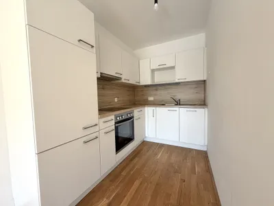 Moderne 2-Zimmer-Wohnung mit Dusche und Balkon – Bild 2