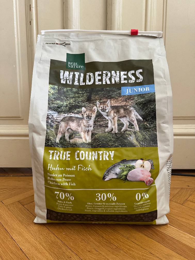 Hundefutter Real Nature Wilderness JUNIOR, True Country, Huhn mit Fisch,  4kg Sack,  20,- (1080 Wien) - willhaben