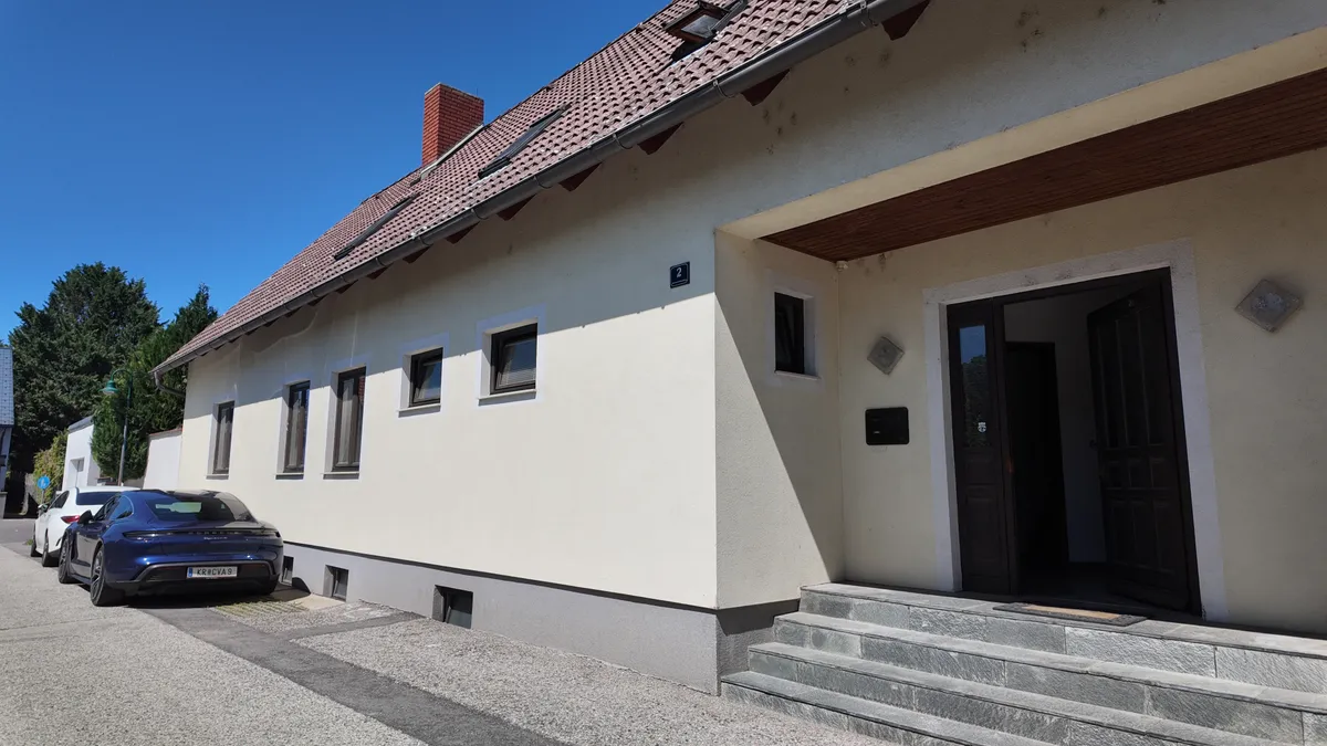 Großzügiges Einfamilienhaus mit Garten in ruhiger Siedlungslage von Grafenwörth - Ansicht 2