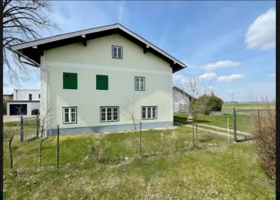 Haus kaufen in Vöcklabruck – 144 m², € 320.000 – Bild 2 von 30