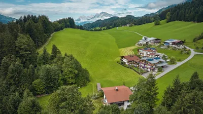 8-Zimmer-Immobilie kaufen in Kitzbühel – 322,7 m², € 4.190.000 – Bild 3 von 13