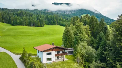 8-Zimmer-Immobilie kaufen in Kitzbühel – 322,7 m², € 4.190.000 – Bild 2 von 13