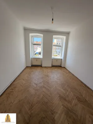 Helle Garconniere im 1. Liftstock am Dornerplatz