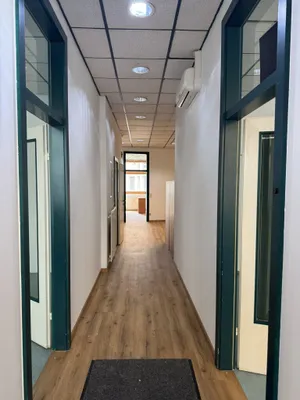 4-Zimmer-Gewerbeimmobilie mieten in Graz – 123 m², € 1.367 – Bild 2 von 10
