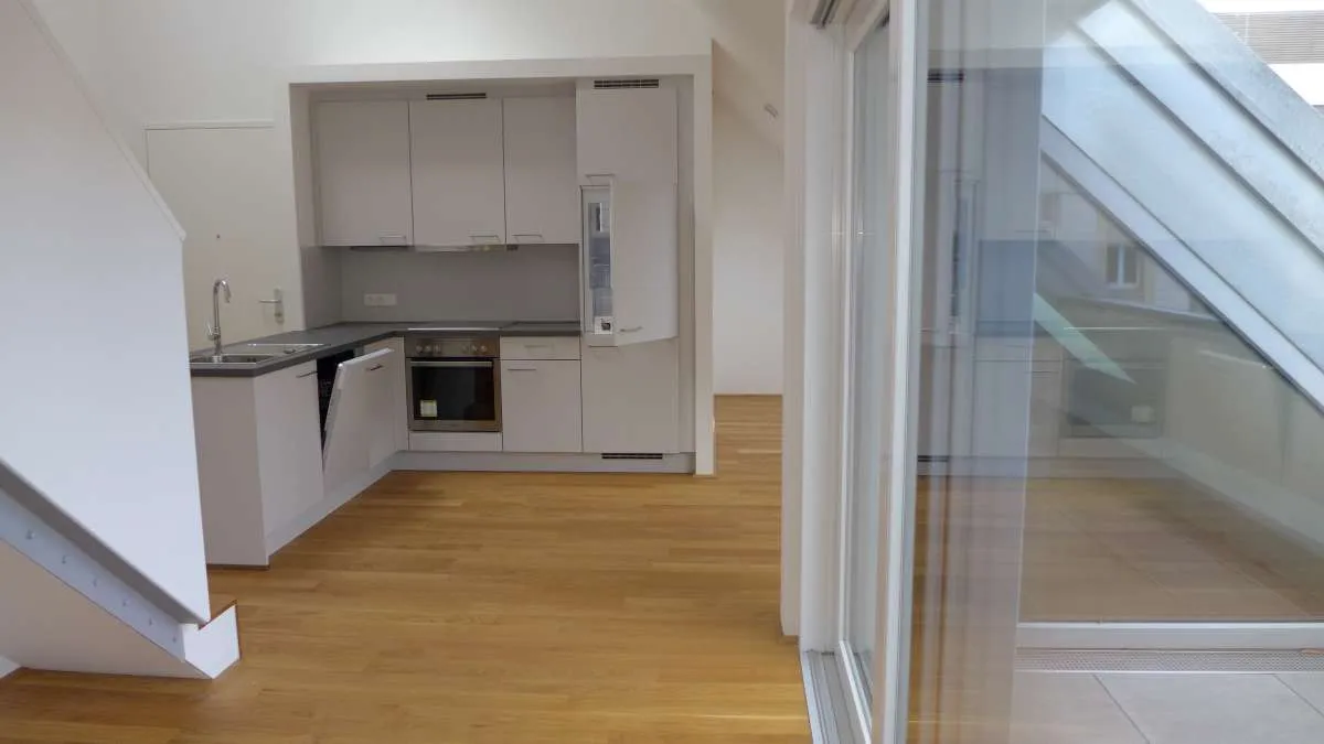 Coole, geräumige DG-Wohnung in Zentrumsnähe - Visning 3