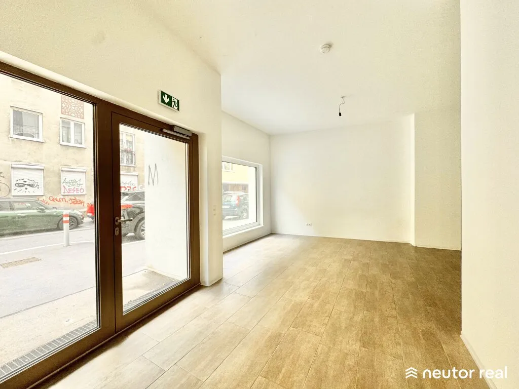 ANLEGER AUFGEPASST | MODERNES GESCHÄFTSLOKAL MIT TERRASSE | 4,6 % RENDITE - Widok 3