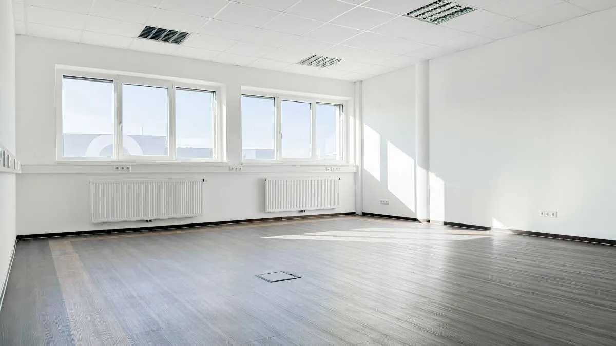 Großzügige Büro- oder Schulungsfläche mit Entwicklungspotenzial - Ansicht 2