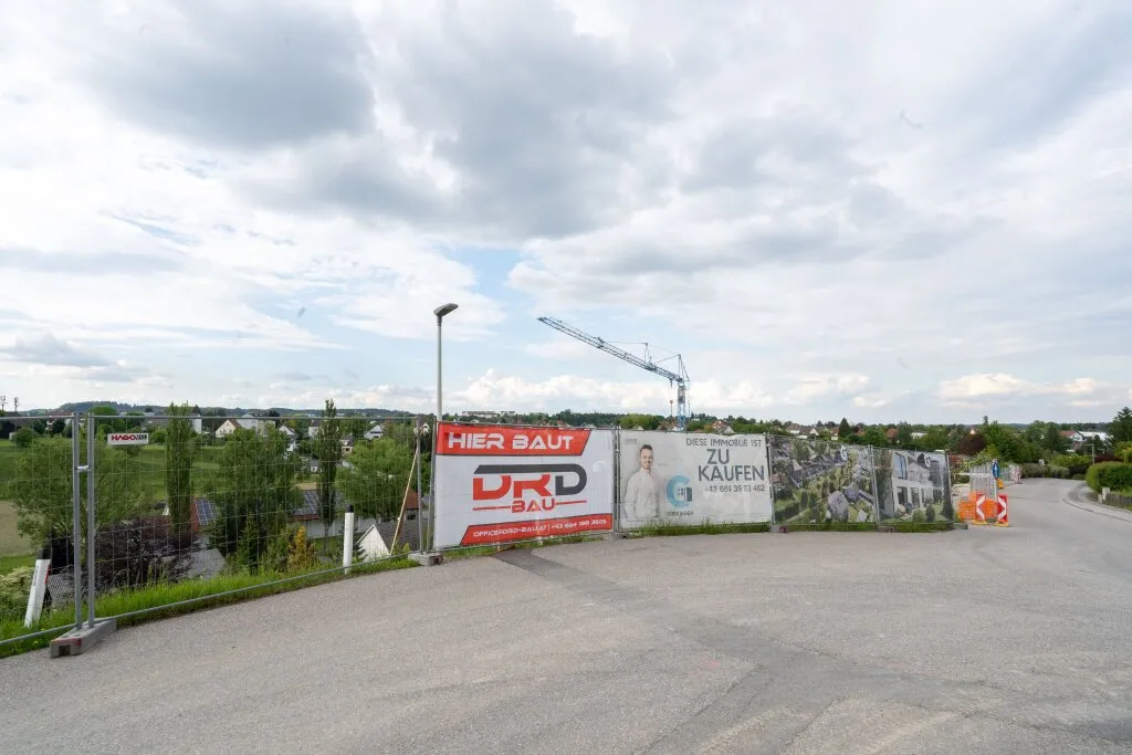 PROVISIONSFREI: Moderne 2-Zimmer-Wohnung mit Eigengarten, Loggia & Terrasse in Steyr-Christkindl - Wohnbauförderung möglich - Ansicht 3