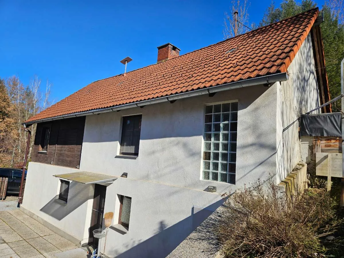 Gemütliches Einfamilienhaus in idyllischer Aussichtslage mit Potenzial – pohled 2